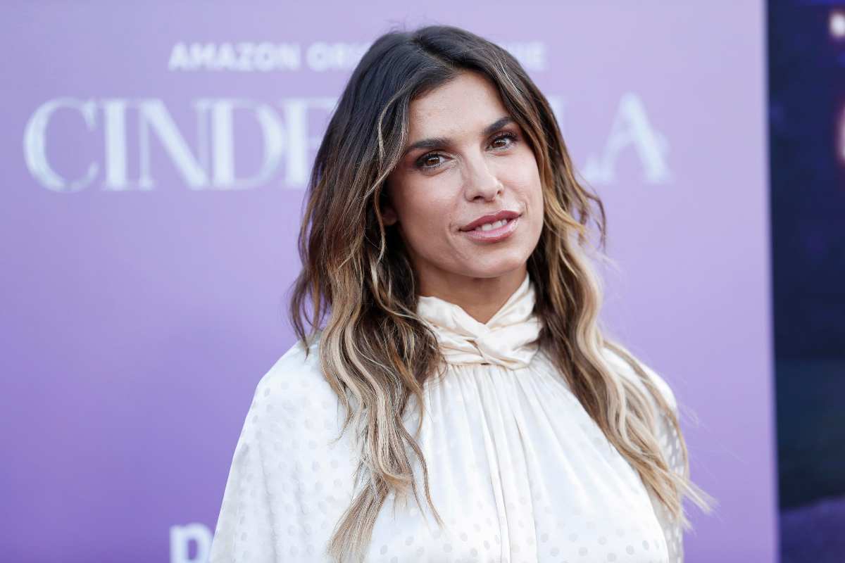 Elisabetta Canalis è bollente: foto a letto esagerata