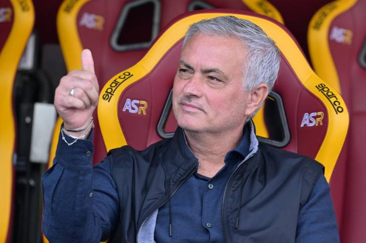 Mourinho resta alla Roma