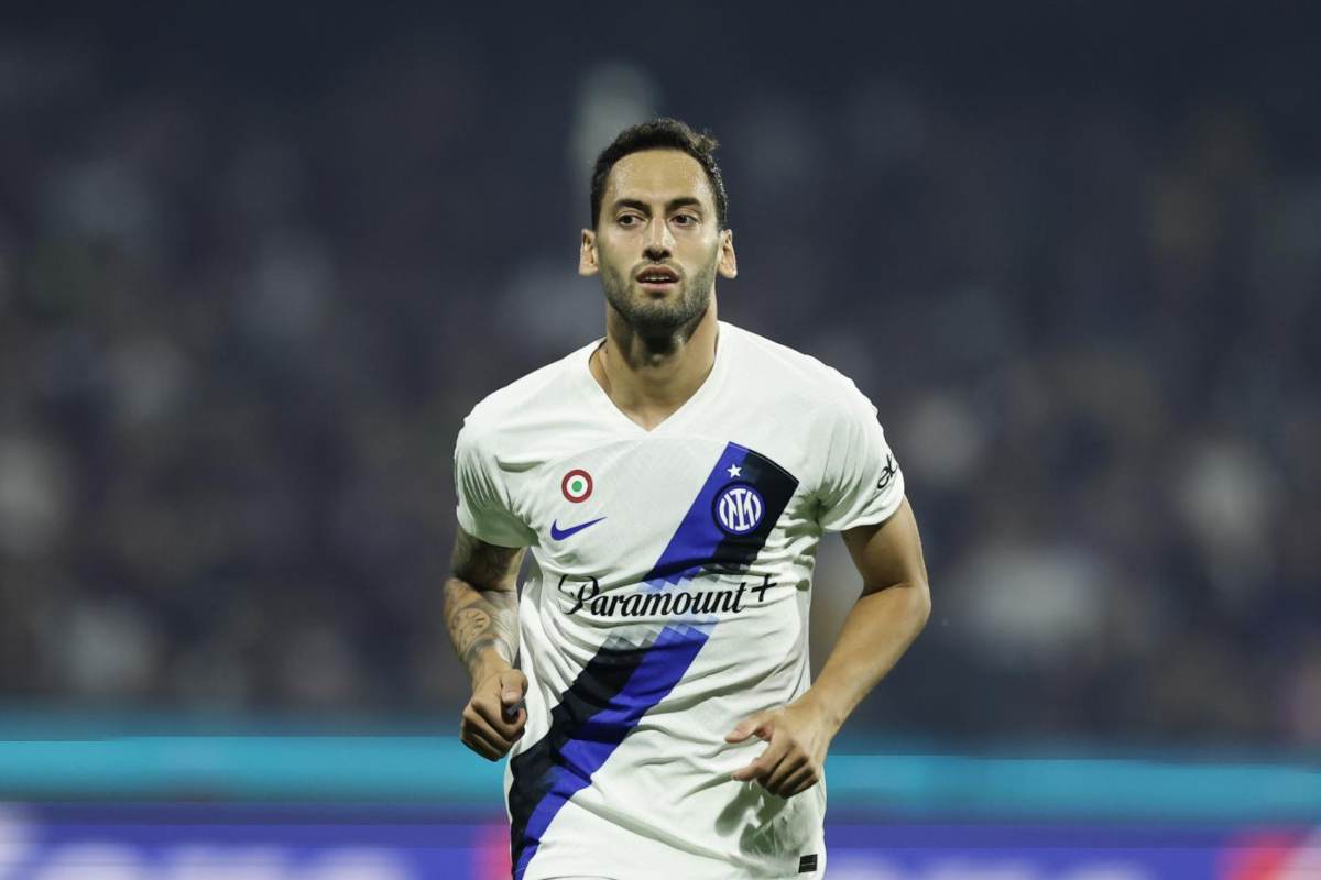 La Premier punta Calhanoglu