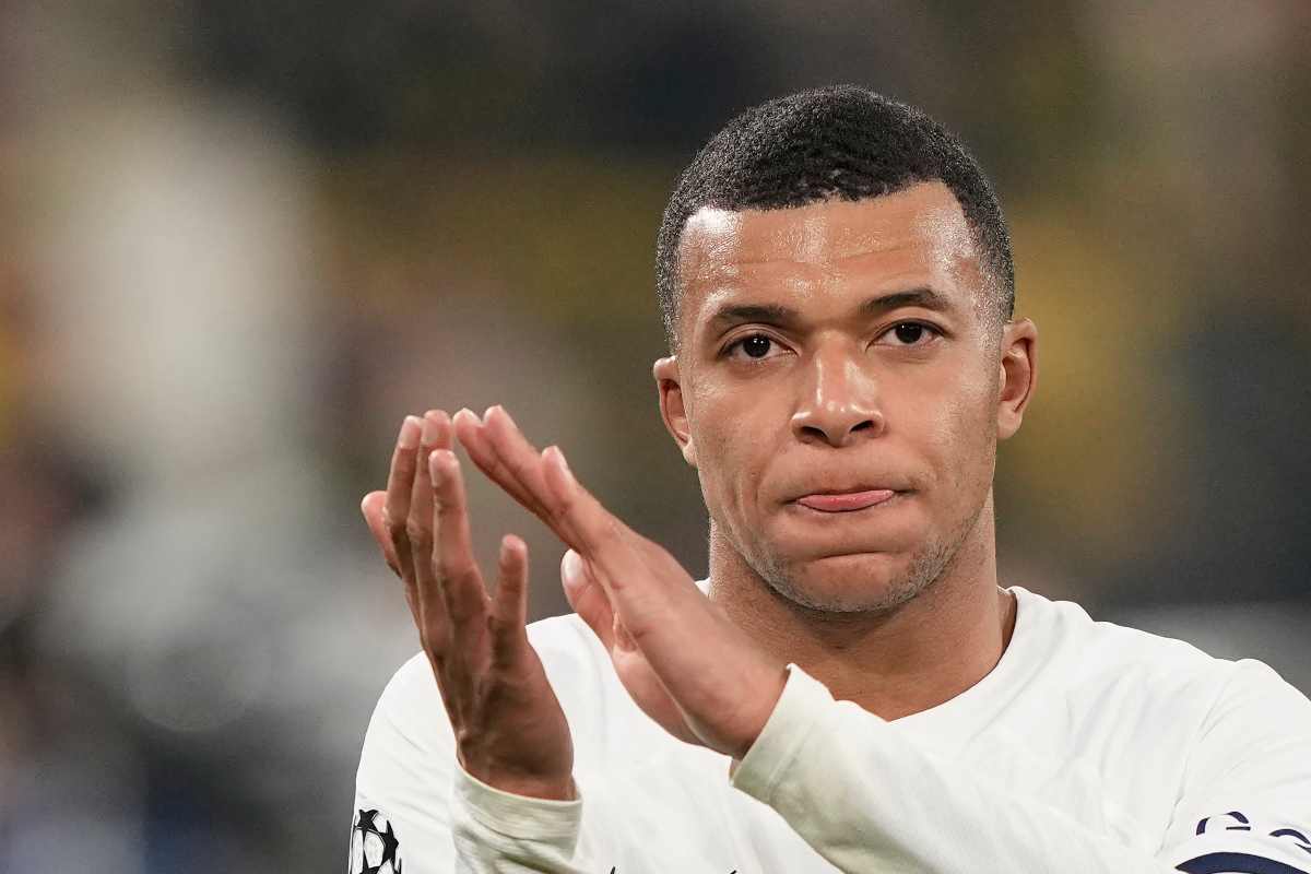 Mbappé dice addio al PSG in estate