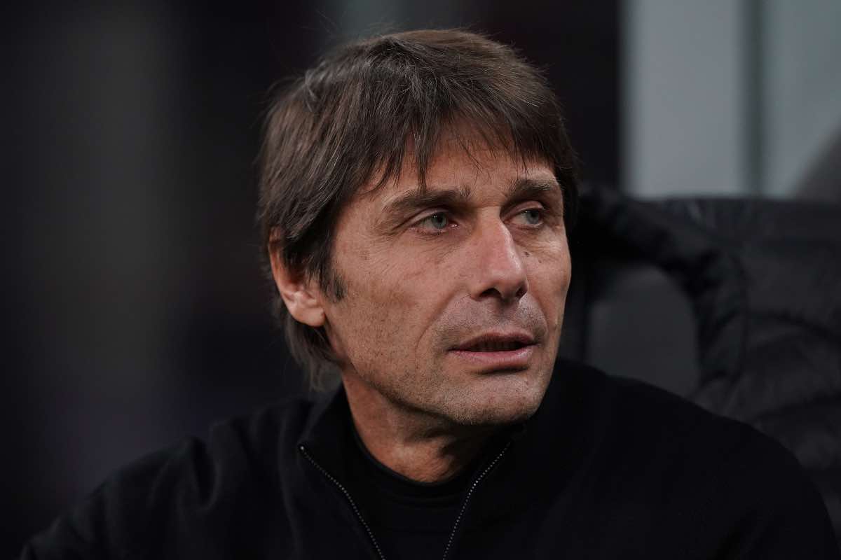 Antonio Conte si è offerto al Barcellona: niente Milan e Napoli