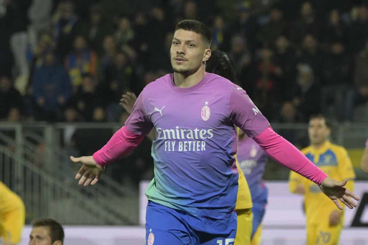 Jovic rinnova con il Milan