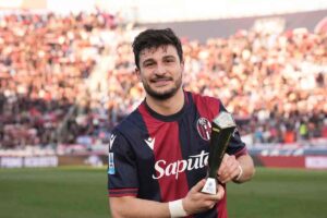 Orsolini con il premio MVP