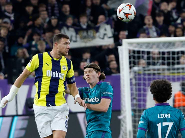 Dzeko durante una partita