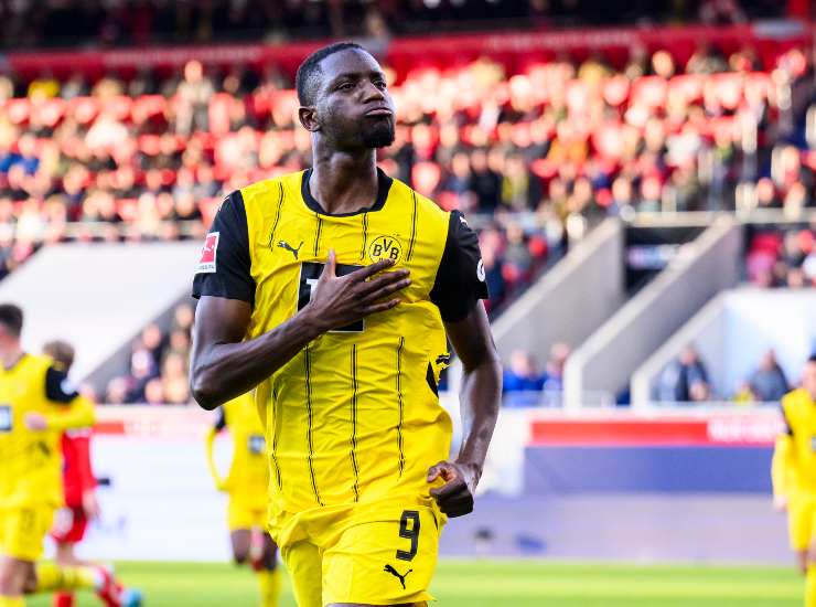 Guirassy esulta dopo un gol