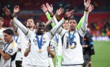 Mendy esulta dopo una vittoria
